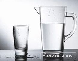 Не забывайте пить воду во время диети. Нужно выпивать до 3х литров в сутки